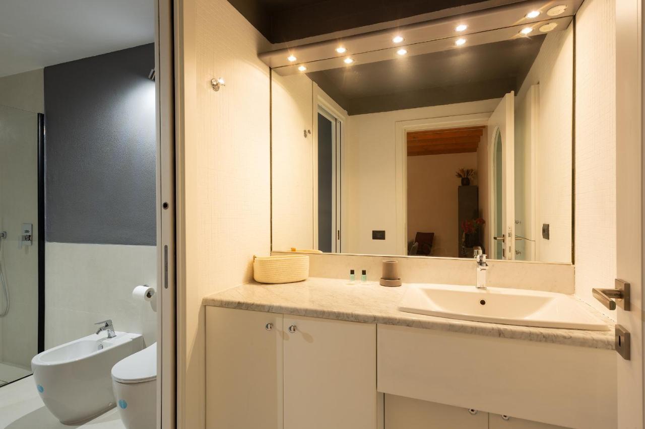 Hl Apartment - Darsena, Navigli Milano, Via Torino Esterno foto